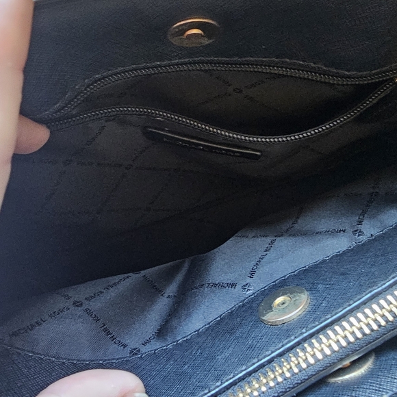 MICHAEL KORS BLACK LEATHER SAFFIANO BLUE NWOT - Picture 6 of 7